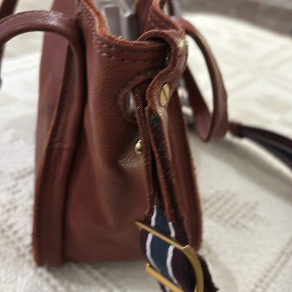 Margot Leather‎ Fiona Crossbody Tote. Brown leather - Picture 10 of 15